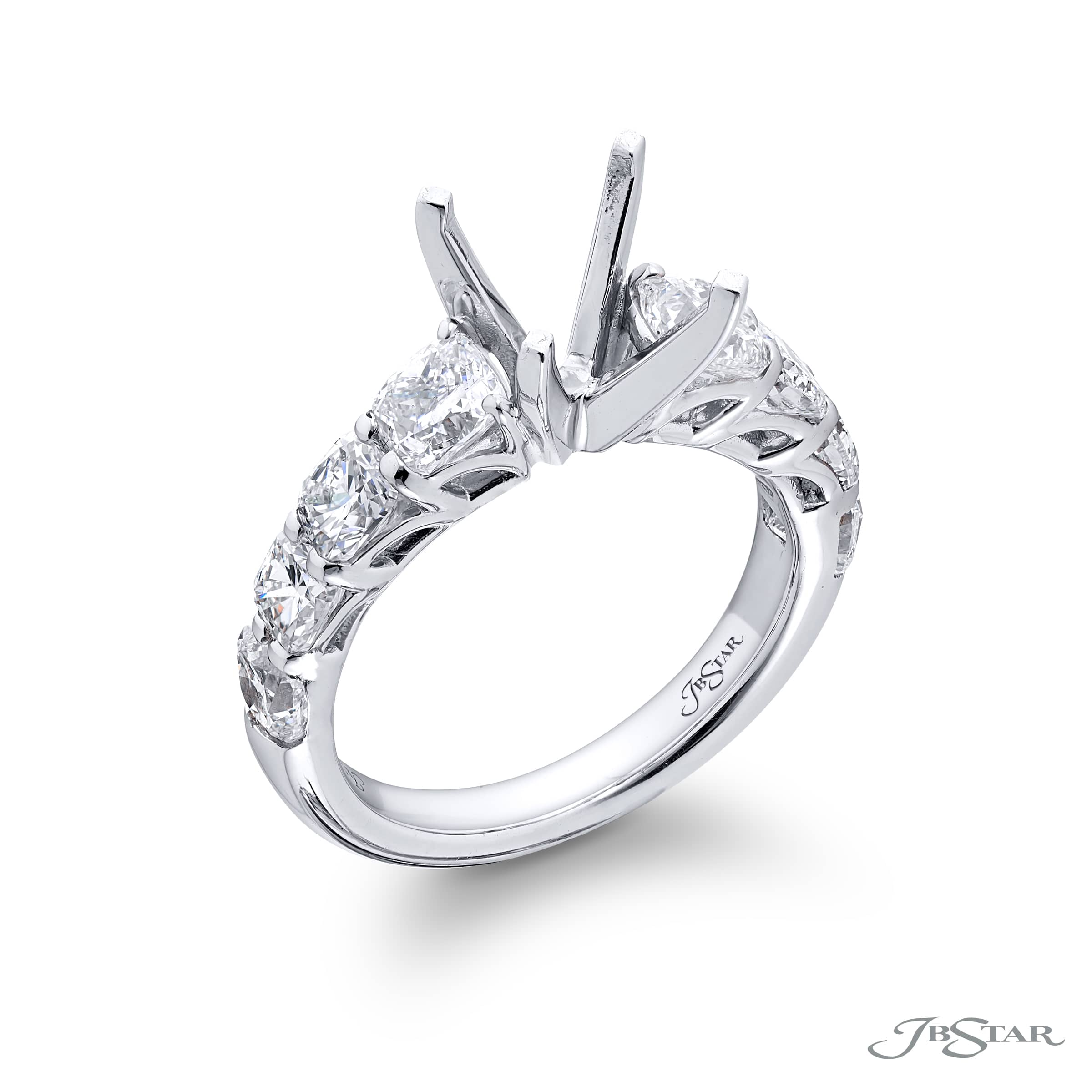 Diamond Semi Mount Setting 8 Cushion Cut