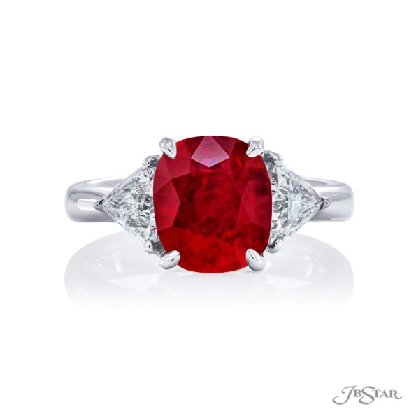 Burma Ruby and Diamond Ring 3.89 ct. Cushion cut