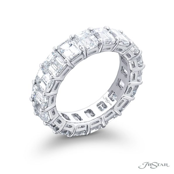 Diamond Eternity band 15 radiant-cut diamonds